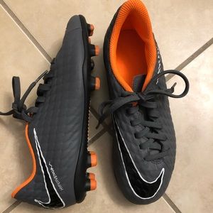 Boys youth soccer cleats